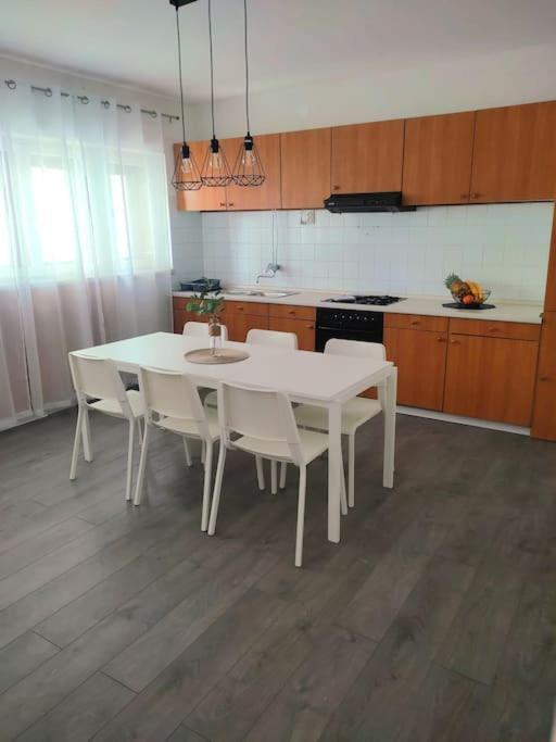 Apartment Dora-100m From The Makarska