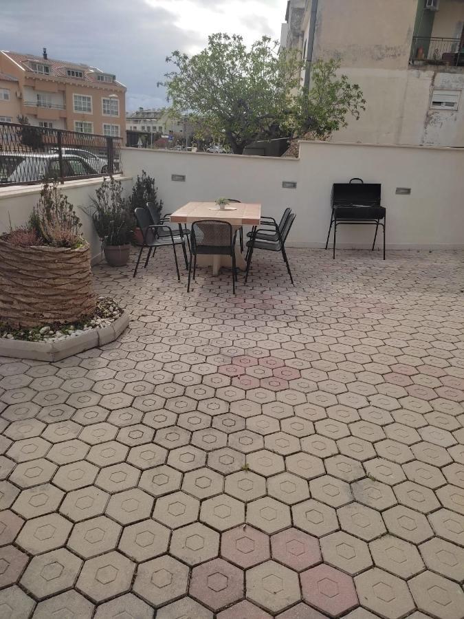 Dora-100m From The Apartment Makarska