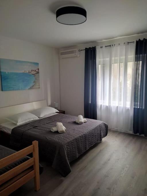 Apartment Dora-100m From The